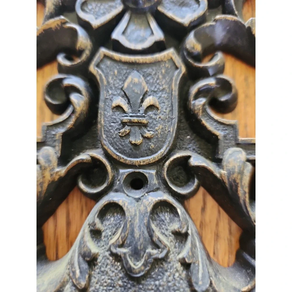 MCM Black Gold Gothic  Towel Holder Plastic fleur de lis 60's 70's